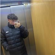 Profesor de refuerzo para chicos y chicas de primaria